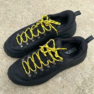 HOKA UNISEX TOR SUMMIT 2 BLACK - MENS 10 WOMENS 11